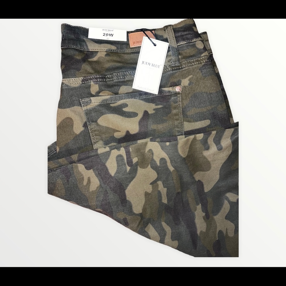 NWT Judy Blue Size 20W Camo distressed jeans